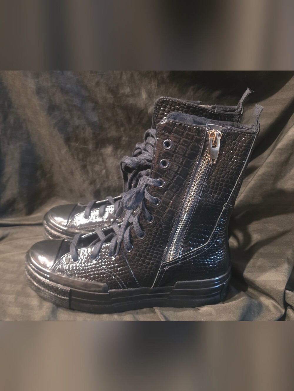 Converse Chuck 70 Plus X High Shoes Black Croc A09381C Women SZ 8.5 NWOB Defect